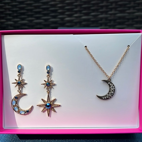 Betsey Johnson Celestial Necklace and Earrings - Picture 2 of 5